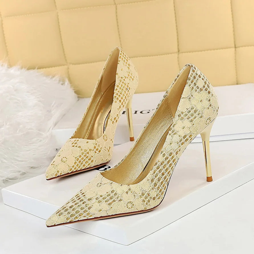 Women's Pointed Toe Floral Design Pumps 869-9