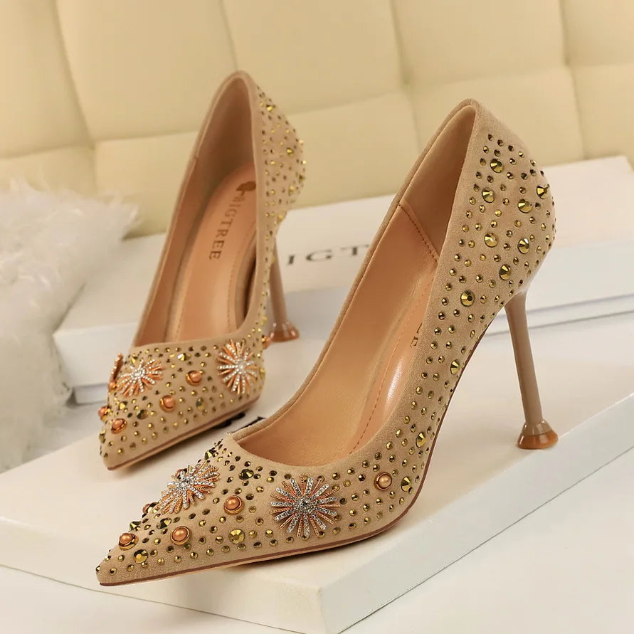 Women Flock Metal Decorative Rhinestone Design Pointed Toe Pumps 2467-1