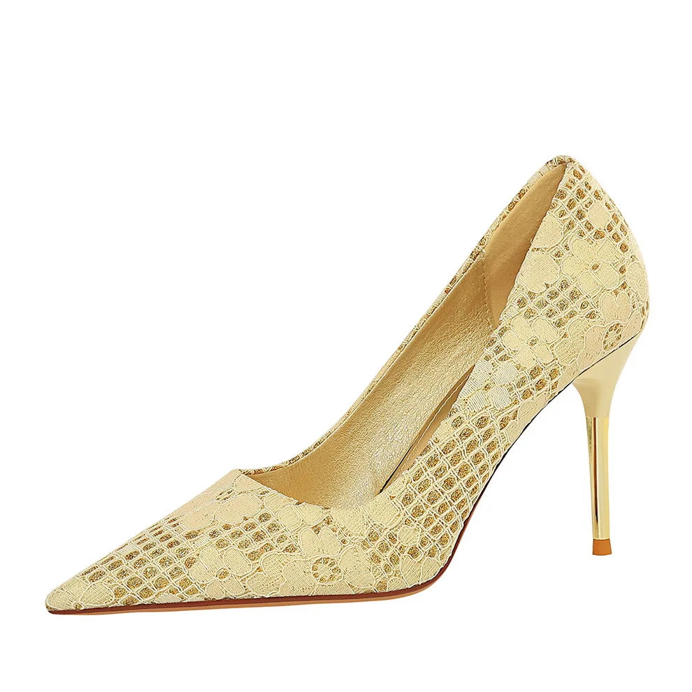 Women's Pointed Toe Floral Design Pumps 869-9